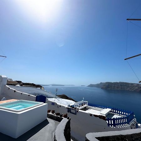 Lioyerma Windmill Villa With Outdoor Hot Tub Oia  Exterior photo
