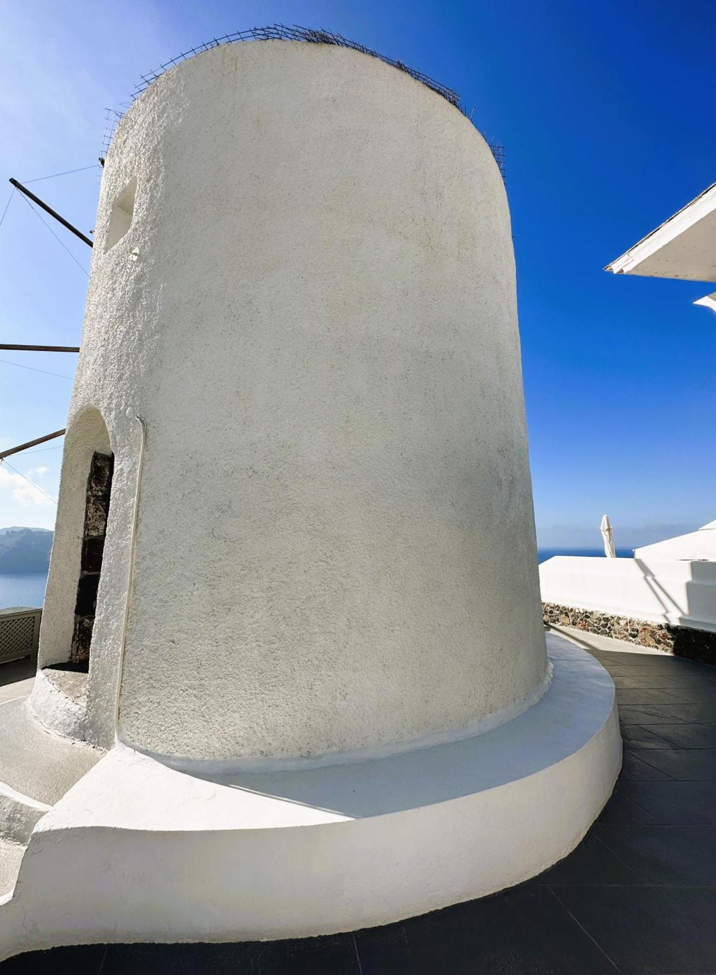 Lioyerma Windmill Villa With Outdoor Hot Tub Oia  Exterior photo