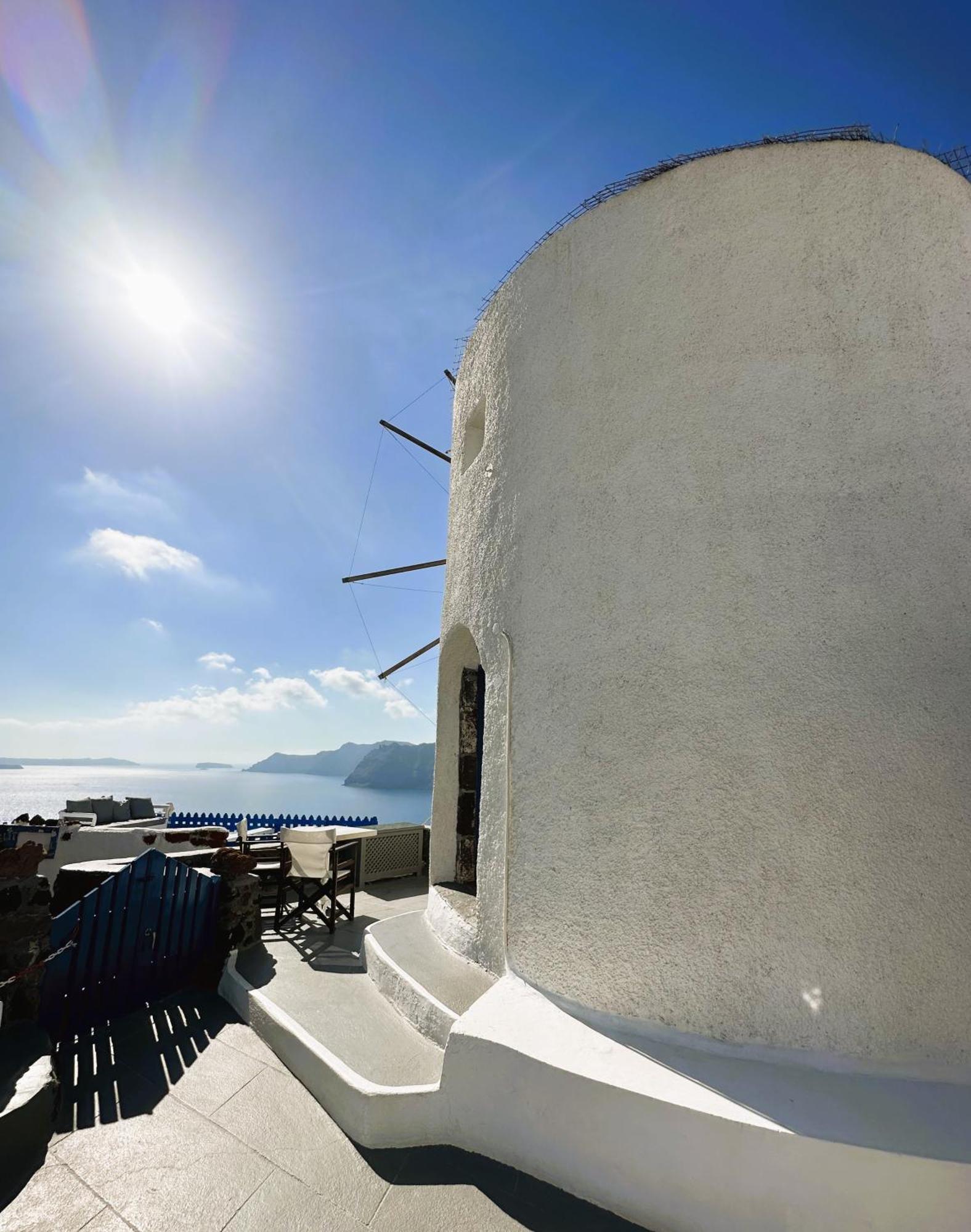 Lioyerma Windmill Villa With Outdoor Hot Tub Oia  Exterior photo