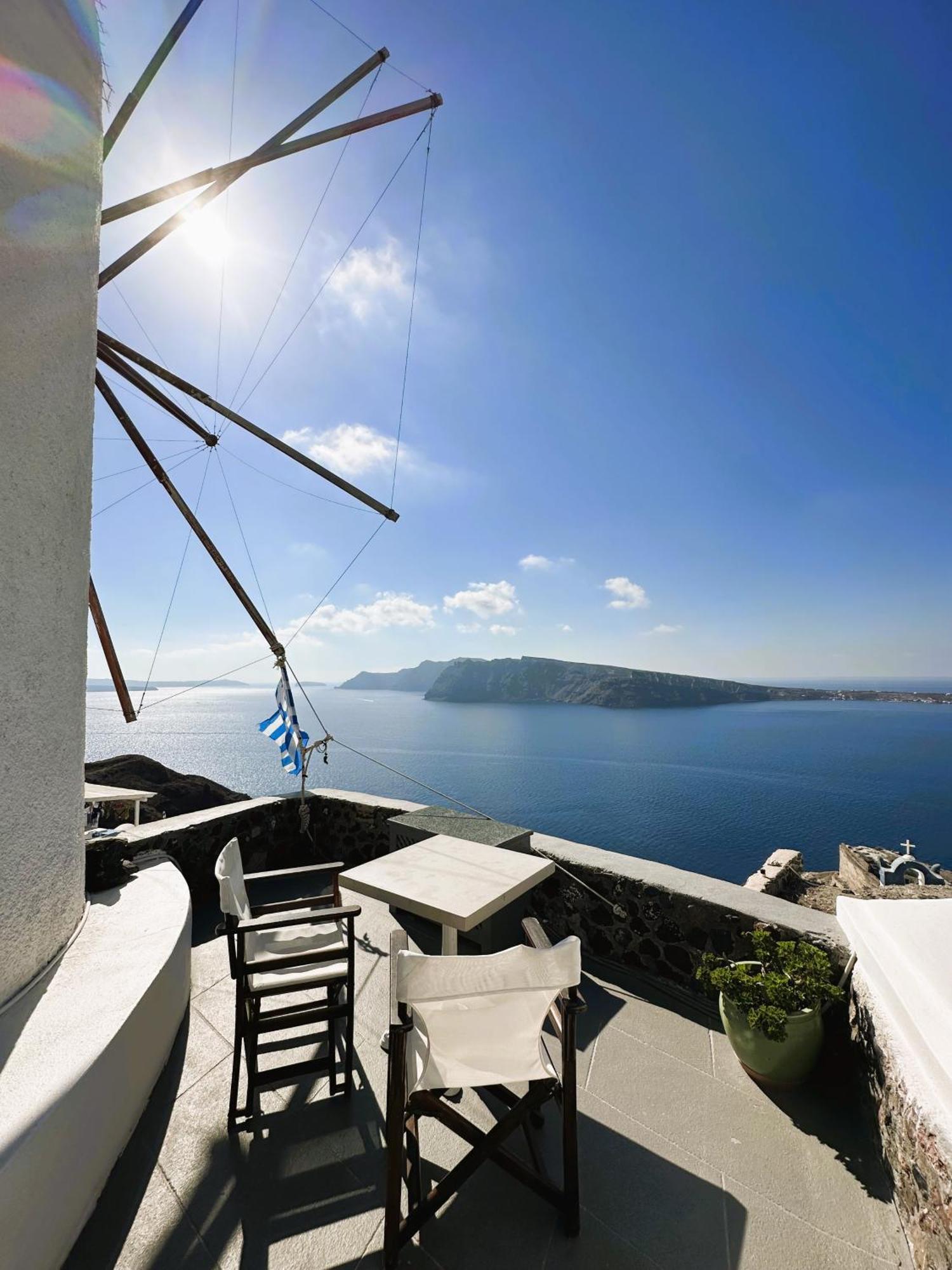 Lioyerma Windmill Villa With Outdoor Hot Tub Oia  Exterior photo
